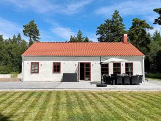 4 star holiday home in Katthammarsvik - 9