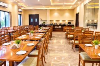 Hotel SD Vedika Dwarka, Near SEA BEACH and Dwarkadhish Temple And Railway Station - 4