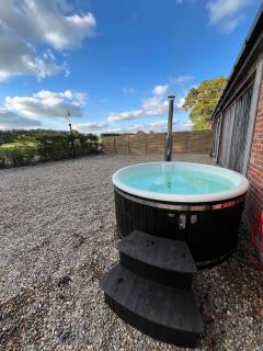 New Luxury barn with pool table nr southwold -  - 9