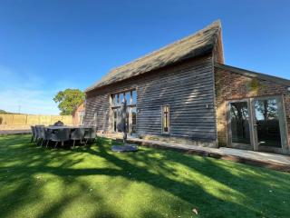 New Luxury barn with pool table nr southwold -  - 7
