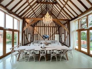 New Luxury barn with pool table nr southwold -  - 5