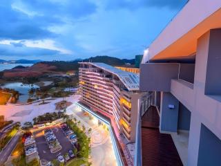 Island Skylight Resort - 7