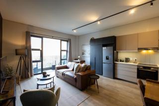 City Views- Top Floor - King Bed - 0