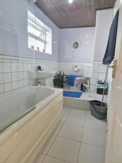 Pets - Parking - Patio - WiFi - Sleeps 4 - 5