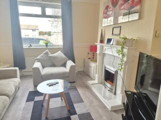 Pets - Parking - Patio - WiFi - Sleeps 4 - 3
