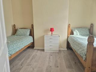 Pets - Parking - Patio - WiFi - Sleeps 4 - 2