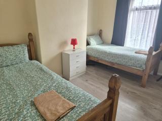 Pets - Parking - Patio - WiFi - Sleeps 4 - 1