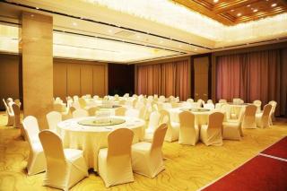 Sky World Hotel Qingdao - 8