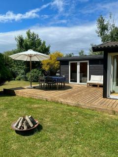 Classic summer house surrounded by pretty nature - 1