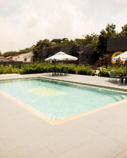 YellowDoor Hotels 3 - 4