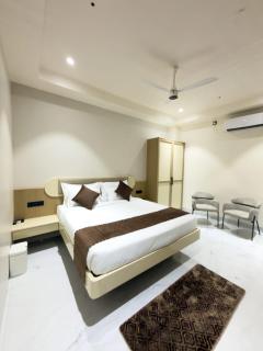Hotel Landmark By Mansukh - 7