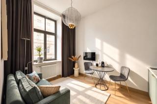 Premium 1BR Historic Building 5 min Old Town - 0