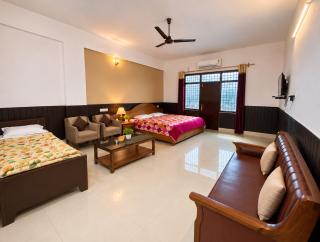 Hotel Kanara Bheemtal - 4