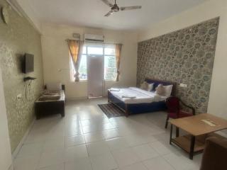 Hotel Kanara Bheemtal - 2