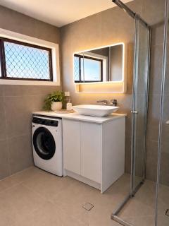 Sunnybank Stay-3BR Home for 6 Guests - 4