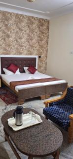 Hotel Utsav Deluxe - 4