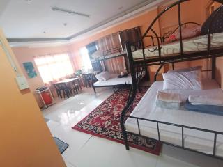 Your Amazing and Comfortable Home Near town Unit 2 - 2