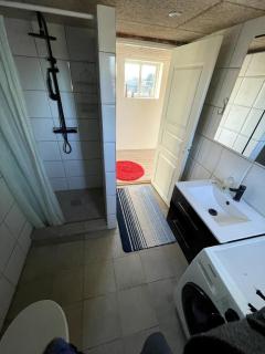 Well-appointed guest house with kitchen - 7