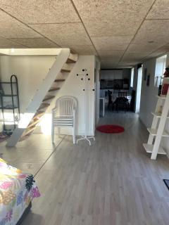 Well-appointed guest house with kitchen - 6