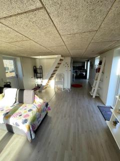 Well-appointed guest house with kitchen - 3