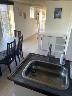 Well-appointed guest house with kitchen - 2