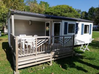 Camping Parc d'Audinac les Bains 3 étoiles - Piscine chauffée - Vue montagne - 9