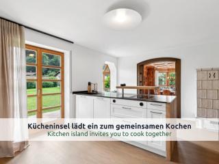 Villa Siegsdorf - Privater Indoorpool und Sauna - für Familien und Gruppen bis 12 Gäste - 5 Schlafzimmer - 3 Bäder - offener Kamin - eingezäuntes Grundstück ca 2000 qm - Hunde kostenfrei - Chiemgau - 3