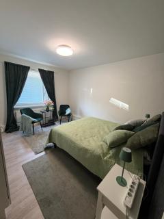 SEA - 3 Bedrooms - 4
