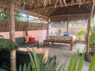 Cowees Surf & Stay - 0