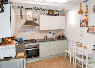 Charming House in Íllar with Mountain View and Balcony - Illar - 8