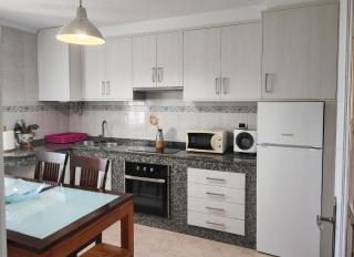 Charming House in Esteiro with Garden and Terraces - 3
