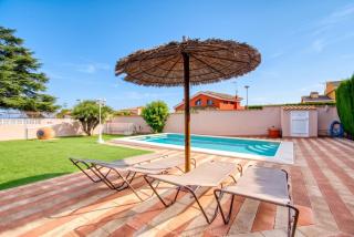 Family Villa in Benifayó with Year-Round Private Pool - 0
