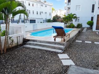 Spacious Apartment in Flic En Flac with Shared Pool - 0