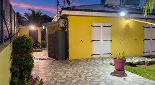Maison Baie-Mahault avec jardin et terrasse - 9