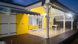Maison Baie-Mahault avec jardin et terrasse - 0