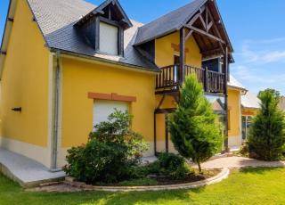 Villa élégante à Saint Clair-d'Arcey avec piscine privée - 9