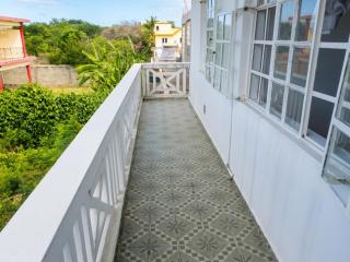 Spacious Apartment in Calodyne with Enclosed Garden - 0
