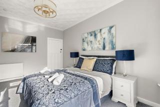 Stylish 3 Bedroom Home- Sleeps 5-Free Parking - 9