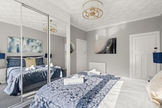 Stylish 3 Bedroom Home- Sleeps 5-Free Parking - 8