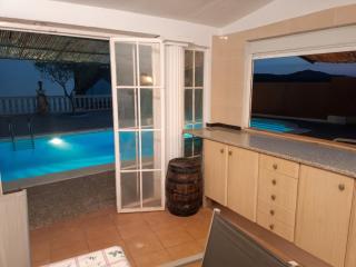 Bright Villa in Vidreres with Private Pool and Jacuzzi - 9