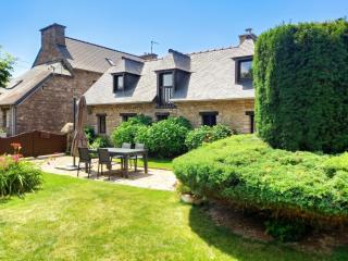 Maison de charme à Pléhédel avec jardin - 9