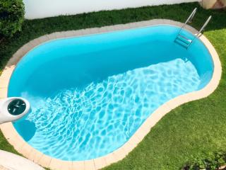 Elegant villa in Dar Bouazza with year-round private pool - 1