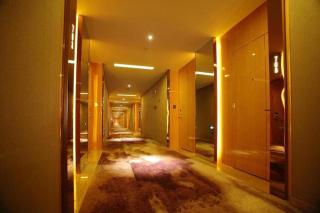 Swan Lake Recreation Hotel Foshan - 9