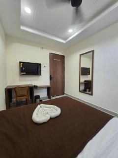 Hotel Raj Residency - 7