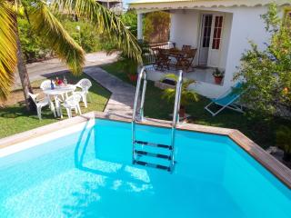 Maison chaleureuse à Le Moule avec piscine partagée - 9