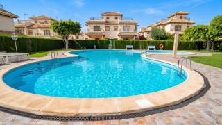 Comfortable apartment in Orihuela, 56 sq. m with shared pool. - 9
