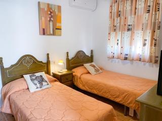 Comfortable apartment in Orihuela, 56 sq. m with shared pool. - 6