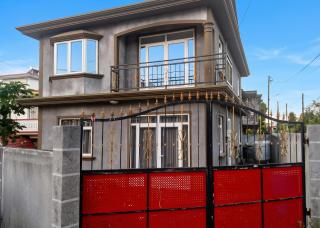 Charming House in Curepipe + Garden - 4