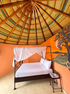 Les Cristaux Roses Hotel - 8