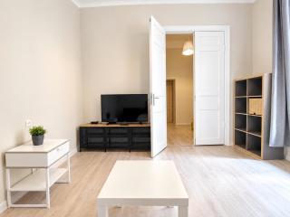 Modern 2-Bedroom Apartment near Riga Old Town - 8